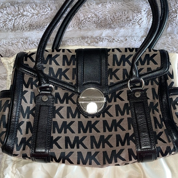 Michael Kors Satchel Bag and Wallet Set - Picture 3 of 8